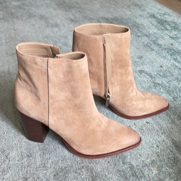 Sam Edelman | Blake Oatmeal Suede Bootie - Picture 2 of 6